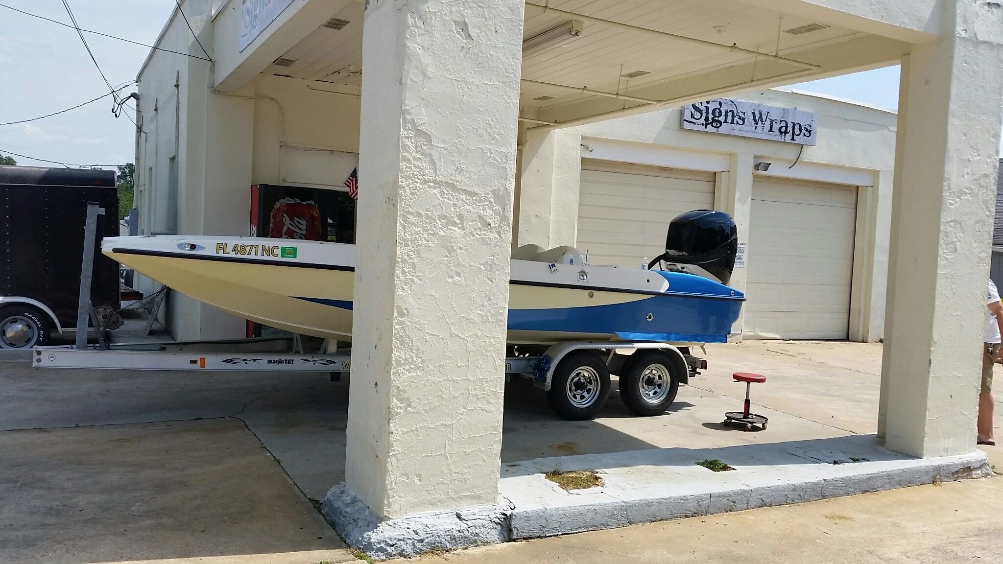 Sponsored boat graphics by SignsandWraps
